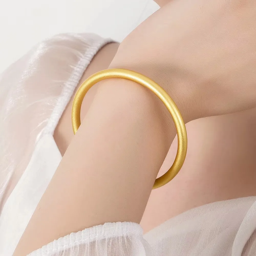 أساور يد نسائية من الذهب الأصفر، سطح بلوري غير لامع، سوار ذهبي مقاوم للماء، كفة دائرية، سوار مغلق