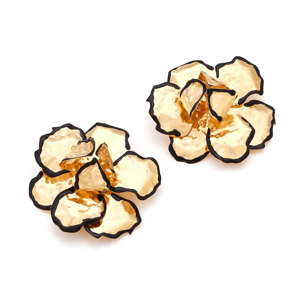 Z Retro Luxury Metal Texture Gold Color Earrings jewelry