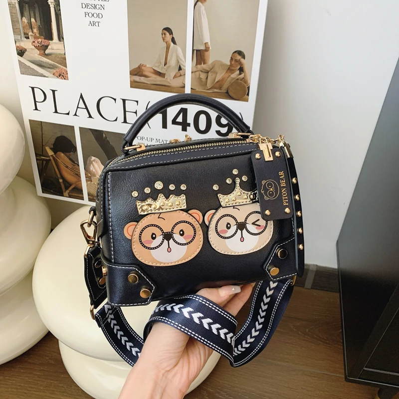 

A lady's bag with diamonds,Boston shape women's handbag purse,Luxury women crossbody shoulder bag,fashion High quality Girl bag