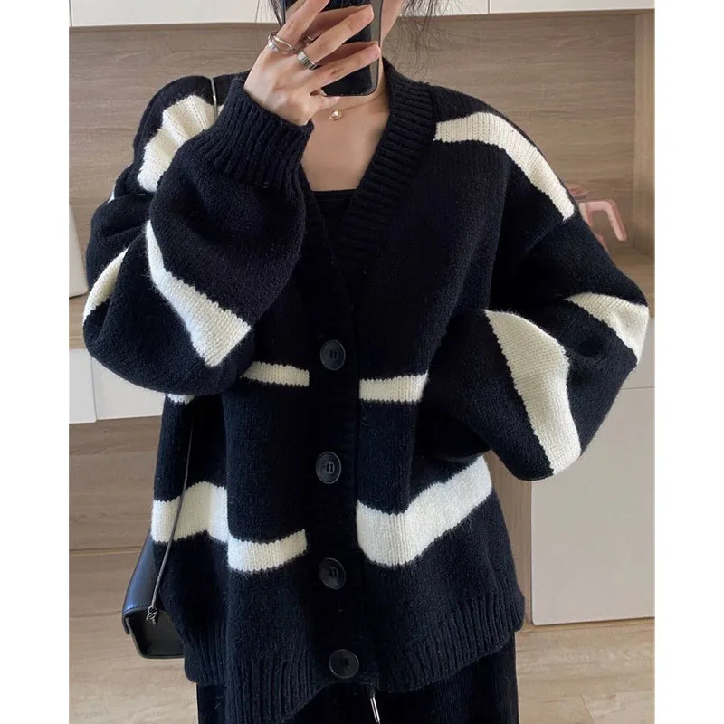 New Spring and Autumn Fashion Trend Stripe Color Matching V-neck Loose Versatile Slim Casual Women\'s Long Sleeve Cardigan Coat