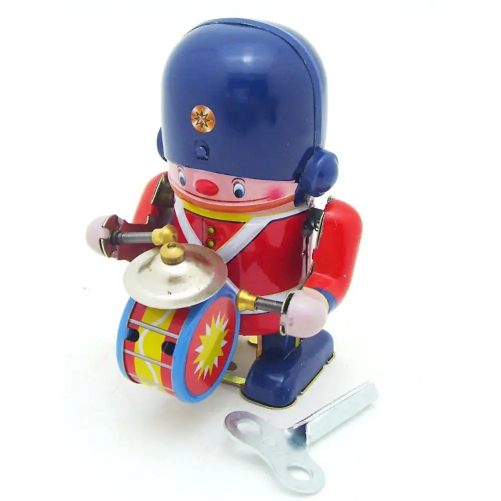 드럼 연주 로봇, 장난감으로 작동하는 로봇, 철제 피규어, 시계태엽식 걷기, 재미있는 놀이, 레트로 스타일, 빈티지 기계식 시계태엽