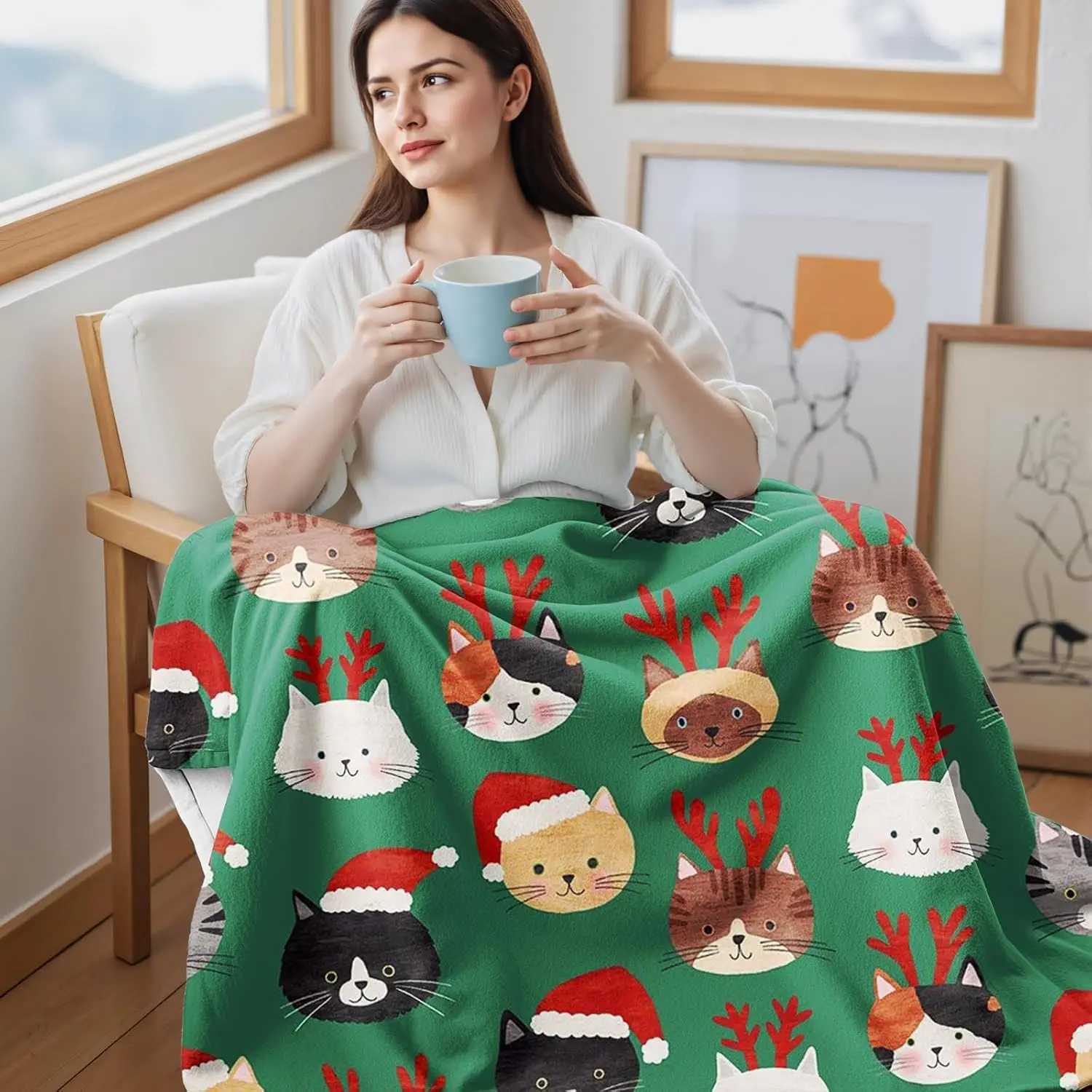 Festive Christmas Cat Blanket Flannel Throw for Holiday Cheer! Soft & Warm Kitty Santa & Reindeer Design - Perfect for Snuggling