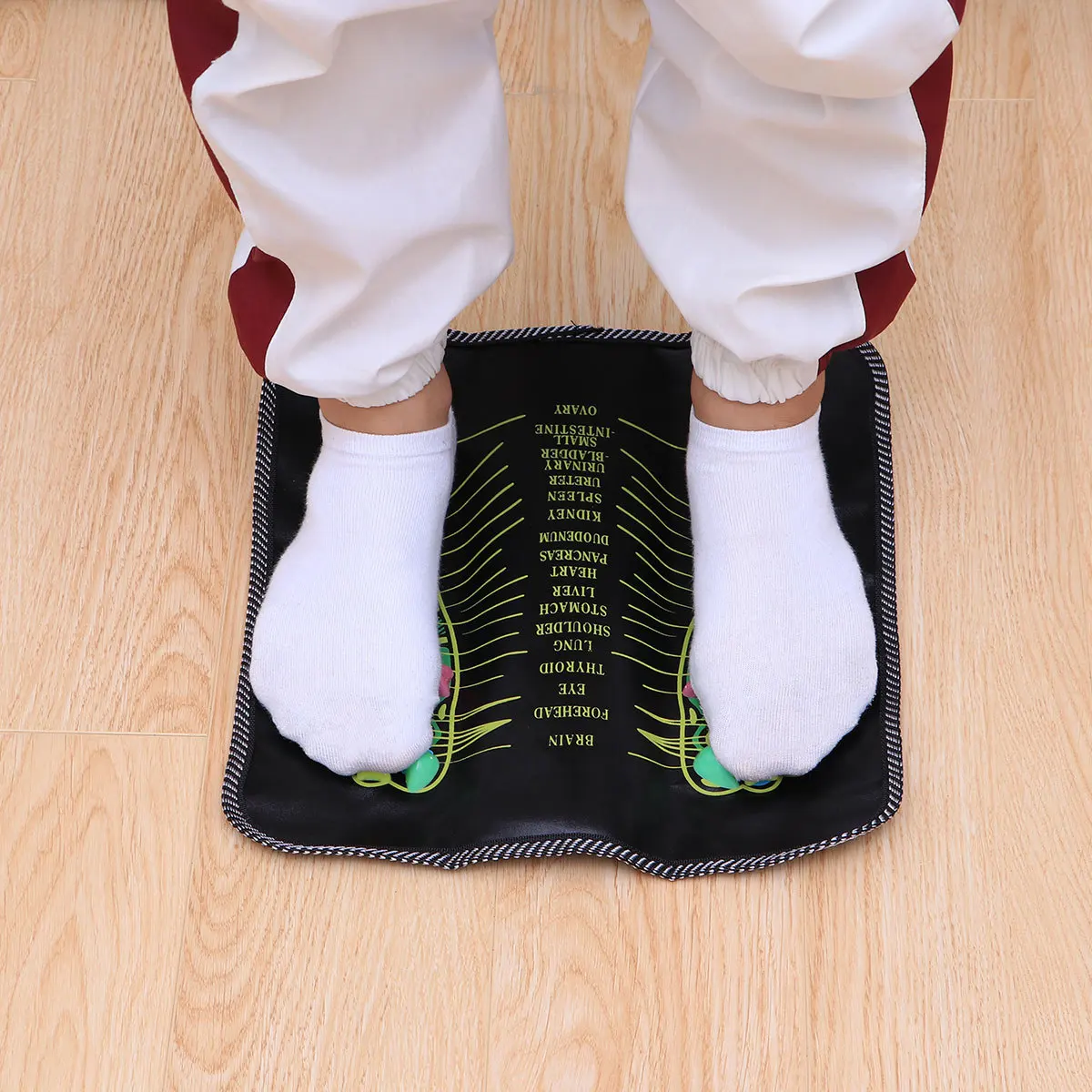 

35x35cm Foot Relax Mat Premium Foldable Acupoint Massage Pad Stimulates Circulation Relieves Stress Pressure Anytime Anywhere