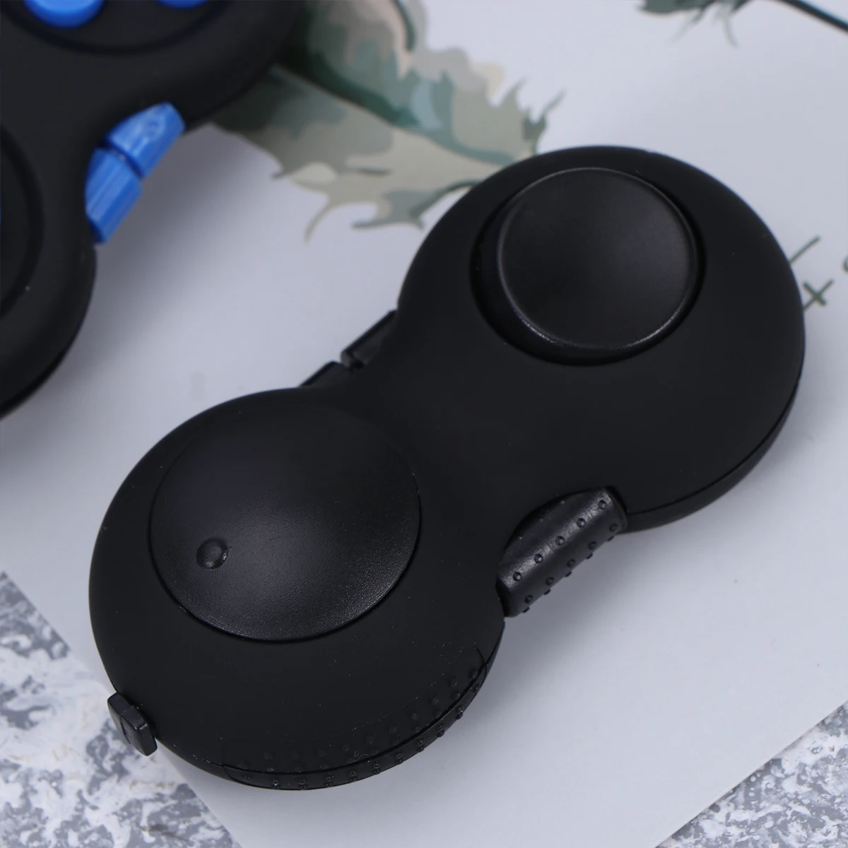 

2pcs Gamepad Stress Relief Fidget Rubberized Plastic Anti Skid Lightweight 7 Features Massage Rocker Roll Click Hand