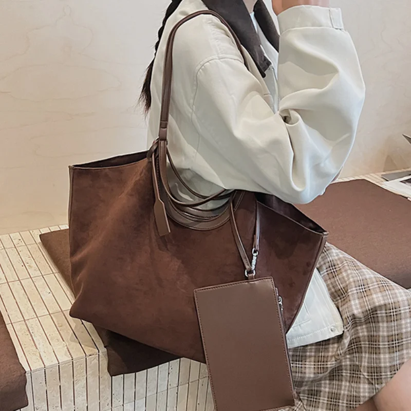 

Foldable Frosted Large-capacity Tote Bag For Women Luxury Designer Bucket Shoulder Bag Casual Commuter Underarm Bag Shopper Tote