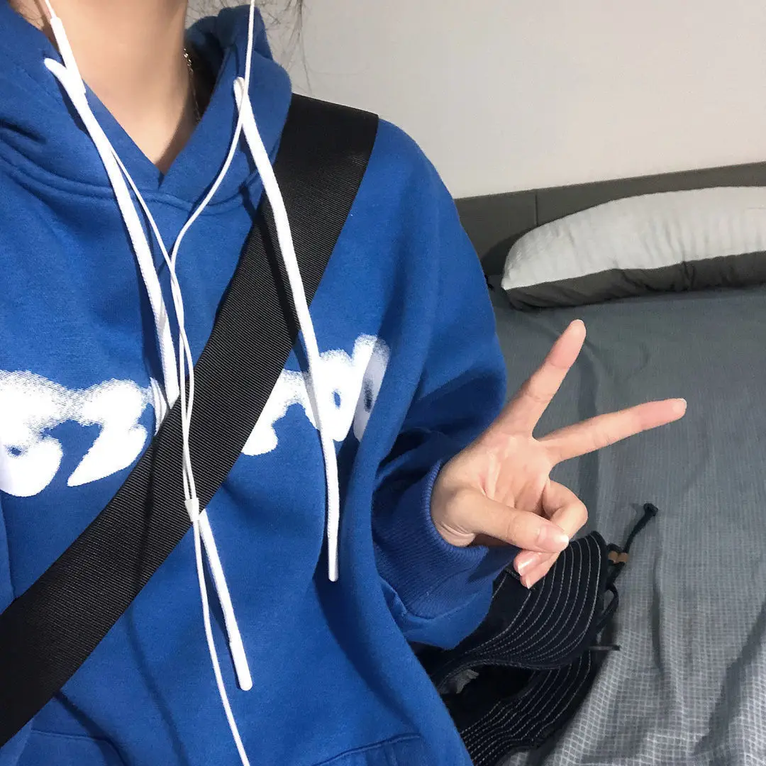 フード付きパーカー ジップアップ 2000年代 エモ 女性用 ベージュ トレンド Ootd インヴィエーロ ニューバトップ カプチャ モダ ウルバナ エスタンパダ ディバーテッド ステッチ