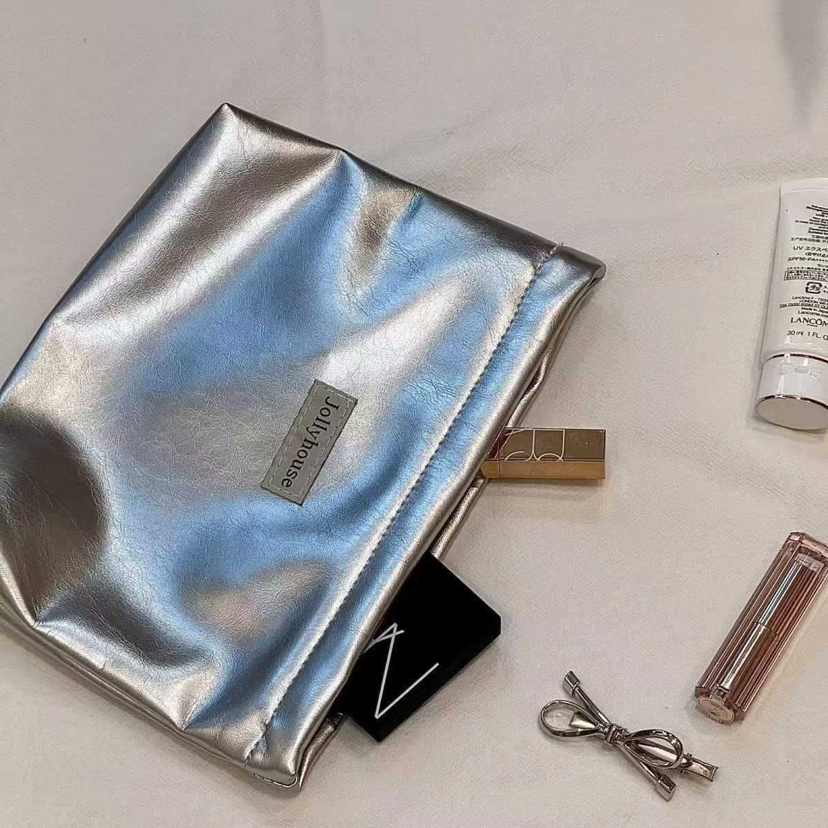 High-value minimalist silver pu cosmetic bag organizer pouch portable toiletry bag handbag