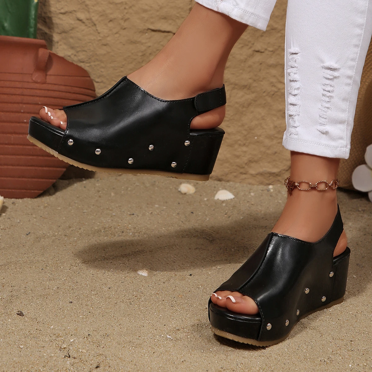 Women's Sponge Cake Platform Comfortable Open Toe Plus Size Sandals 2026Summer New Rivet Roman Style Fishmouth Platforms Sandals