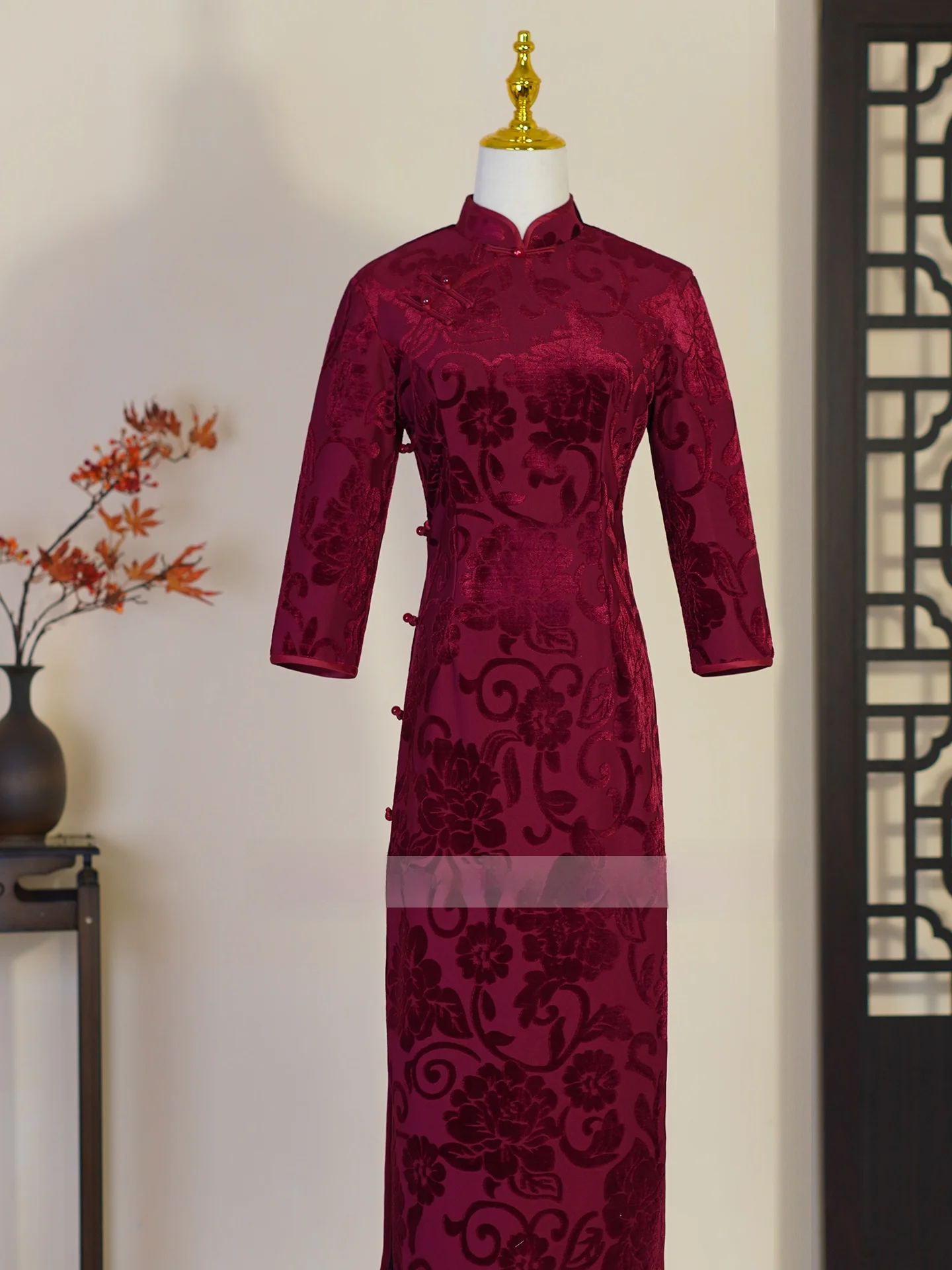 

Красное винное платье-халат в новом китайском стиле для матери невесты, 2025, из улучшенного ретро-бархата, высокое качество, весенний сезон