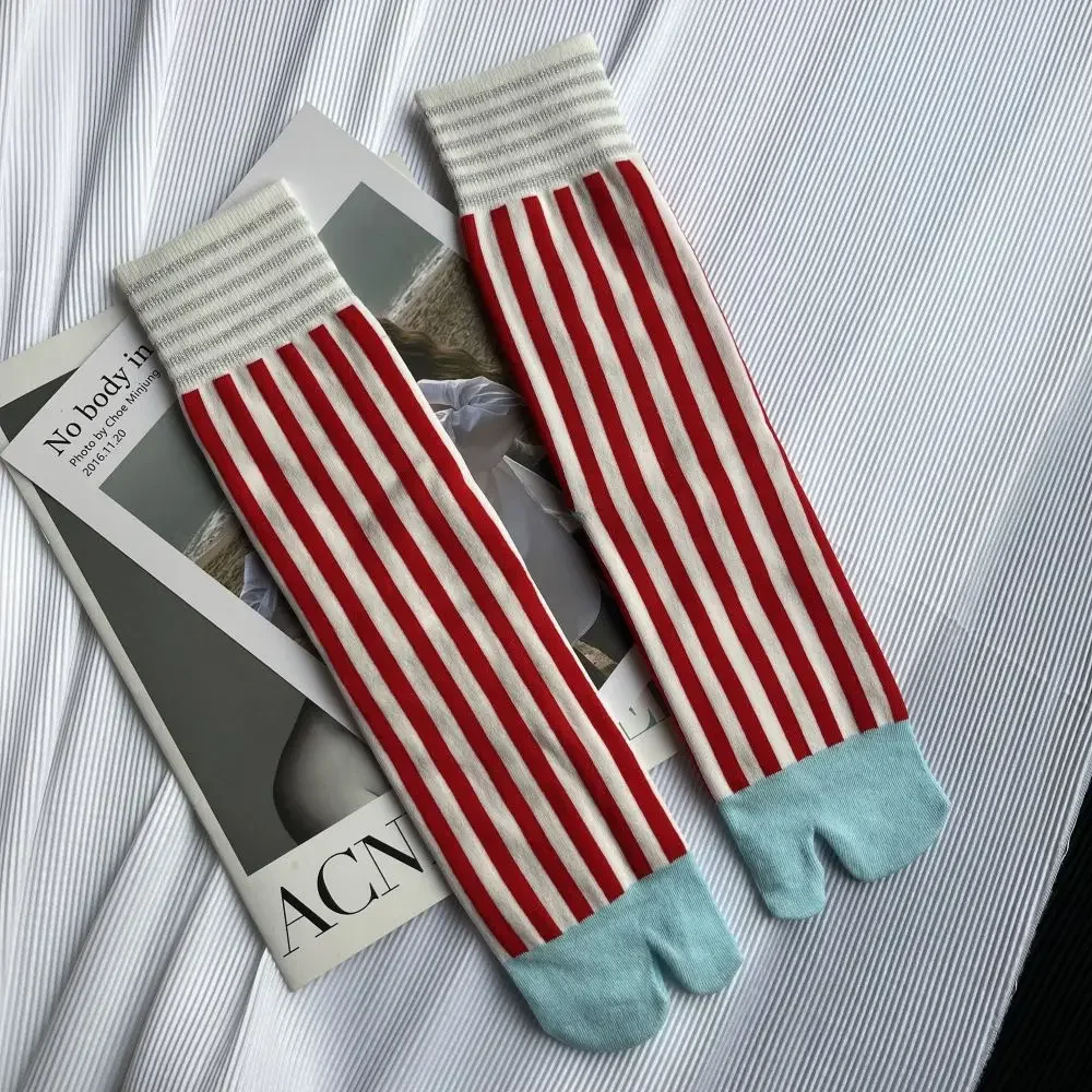 Bunte gekämmte Baumwoll zehen socken gestreifte Retro-Mode Damen Tabi Socken Harajuku japanische Mittel rohr Sport Split Toe Socken – Detail 9