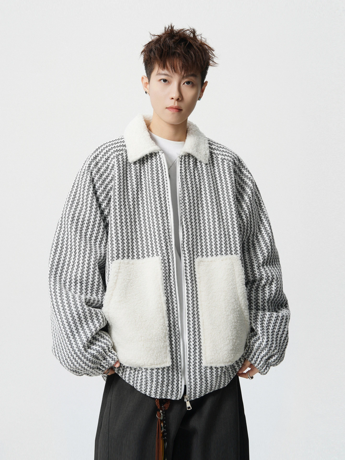 

Тепло и стиль: Мужская винтажная зимняя куртка свободного кроя из хлопка с воротником из овечьего вельвета, универсальная, молодежный тренд...