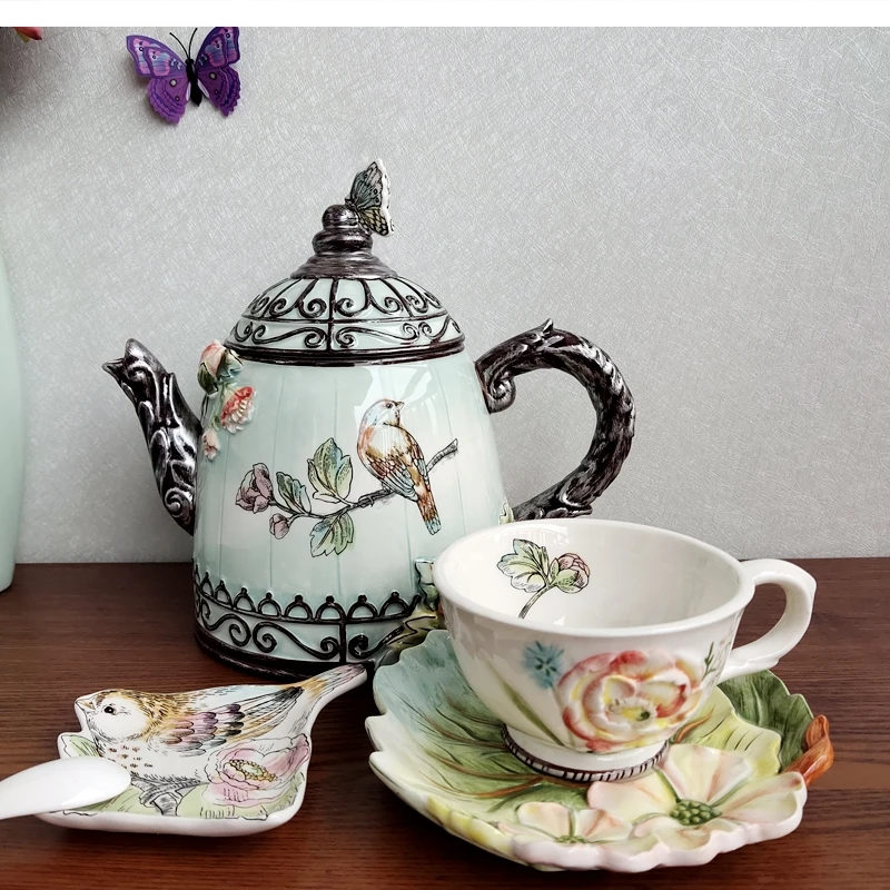 

Керамический чайник подглазурного цвета, чайный десерт, столовая, послеобеденный