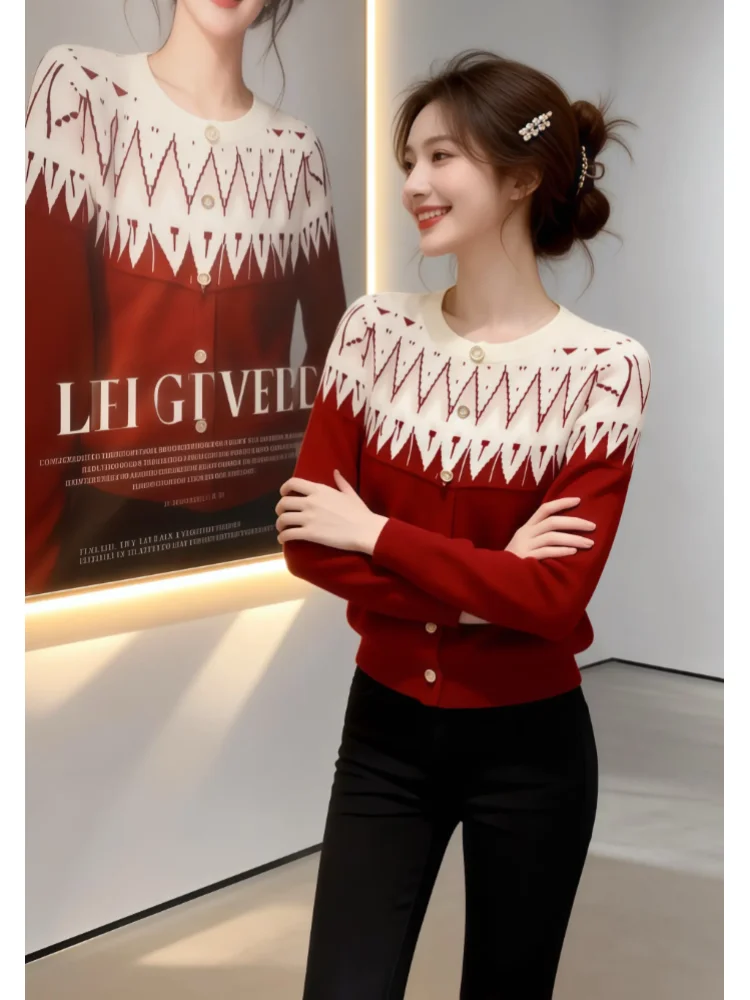 

Unique round Ne Knitted Sweater Women's Sle Slim Fit Floral Casual Wear Mid-Length Faionable Winter 2026 Top