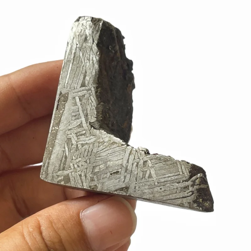 Muonionalusta Iron Meteorite Angular Piece Clear Widmanstätten Pattern Natural Interlayer For Collection And Display TC798