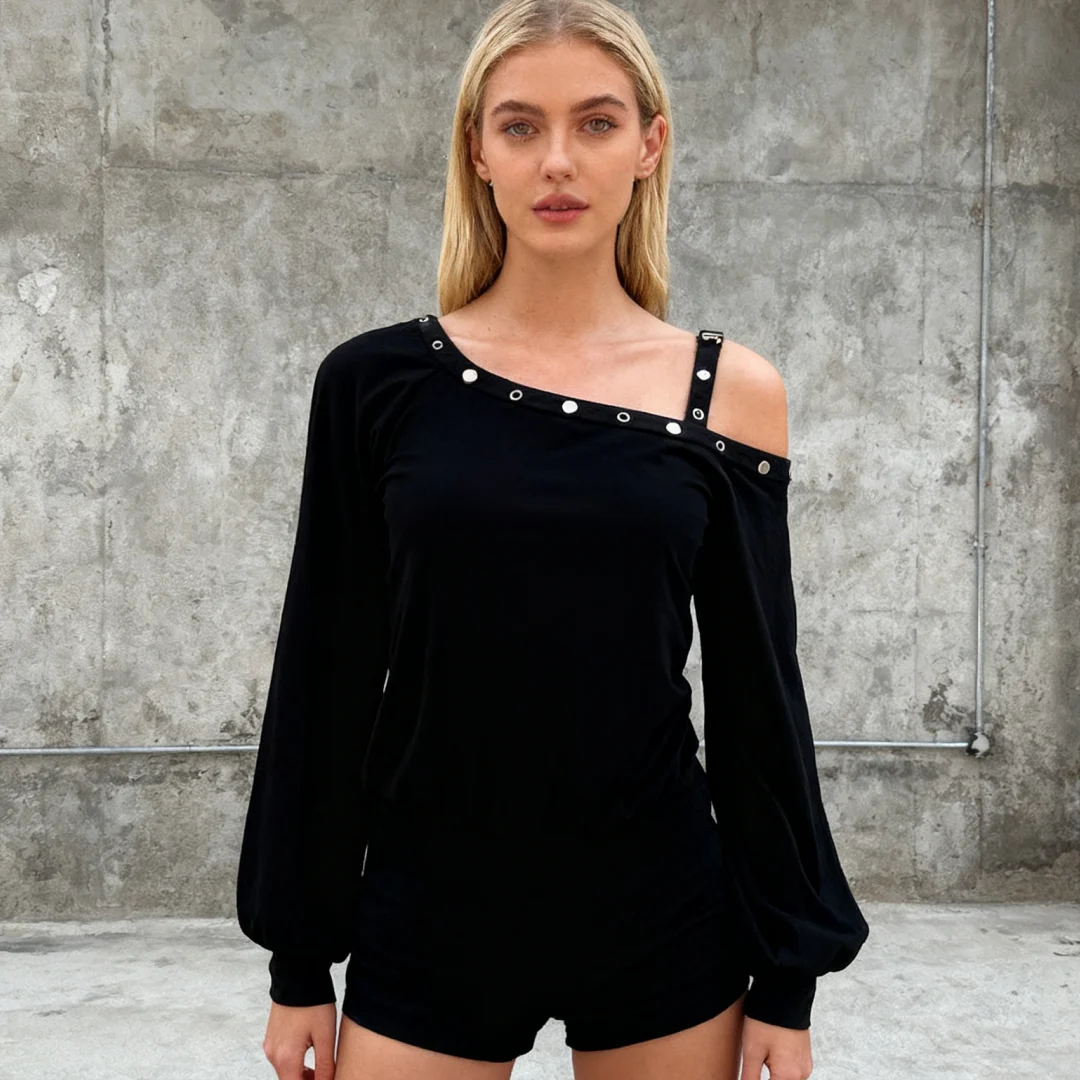 

Women's Autumn Rivet Shoulder T-Shirt Personalized Sloping Style for Fashionable Casual Wear