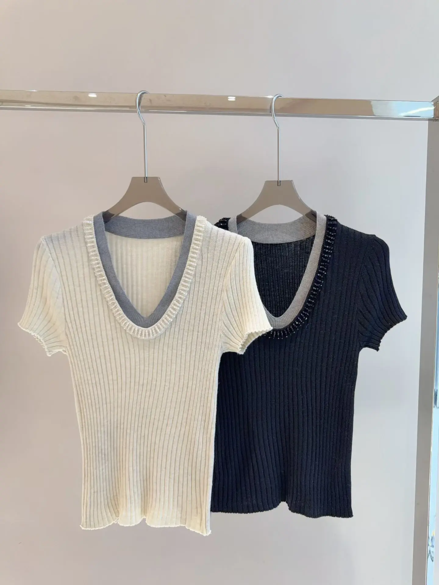 

Spring Summer Faionable Color Blo V-Ne ort Sve Knitted Sweater Women's Slim Fit Sli Versatile Top