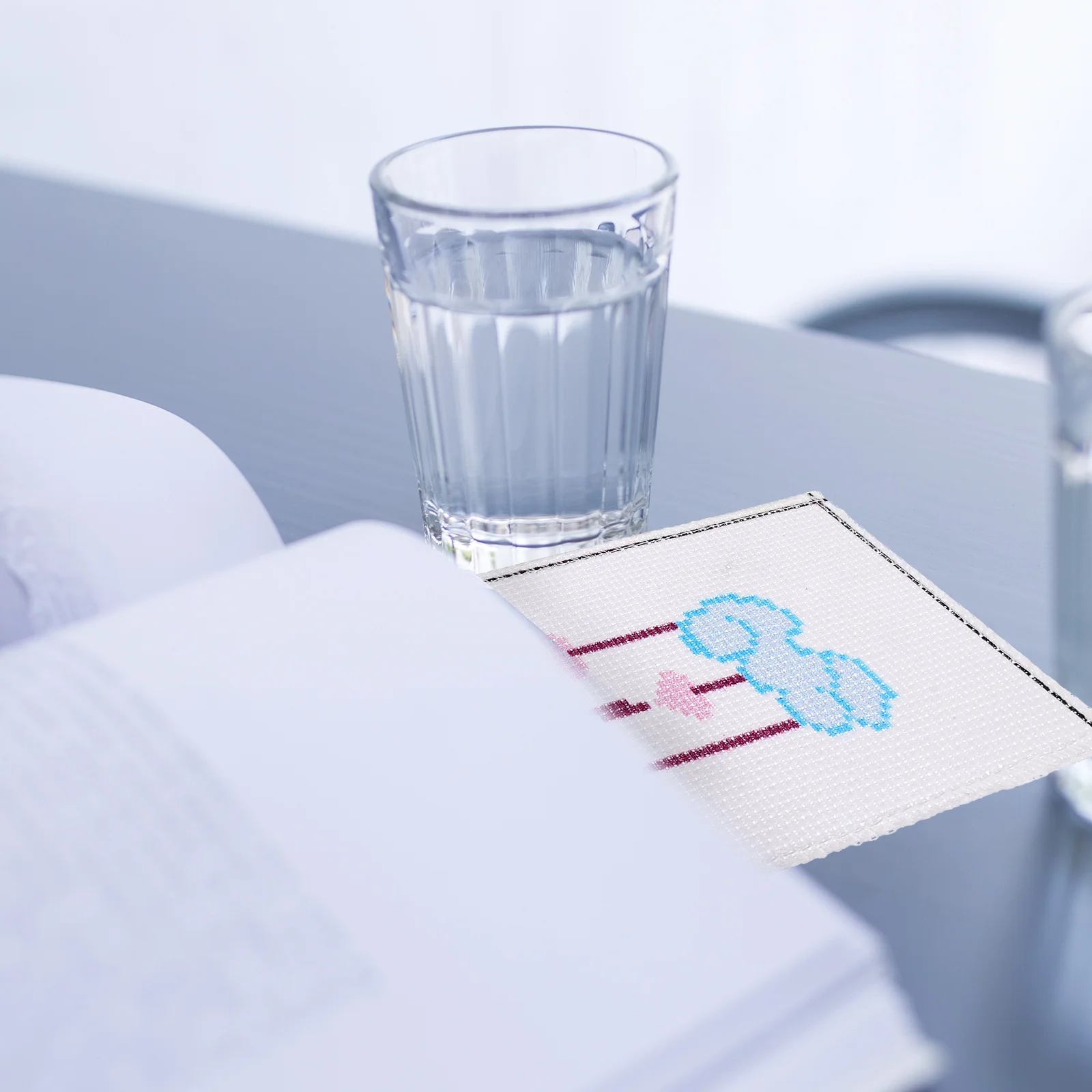 

3Sets Cross-Stitch Bookmark Kits Beautiful Embroidery Bookmarks Pendant Craft Sewing Kit Excellent Texture Not Easy to Break DIY