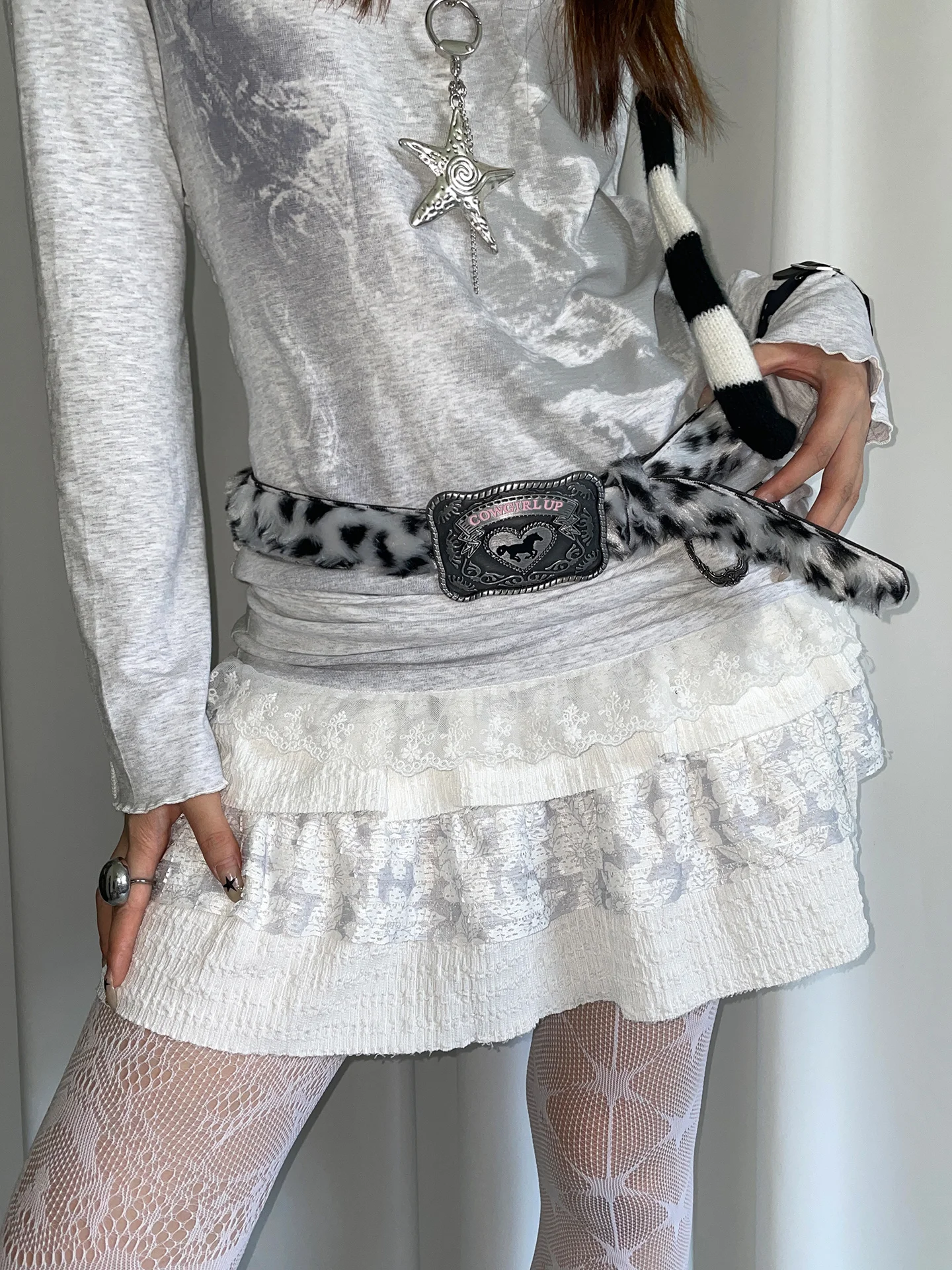 

Fashionable Retro Subculture Y2k Millennium Sexy Girl Plush Leopard Print Waist Belt With Horse Brand Buckle Leather Belt