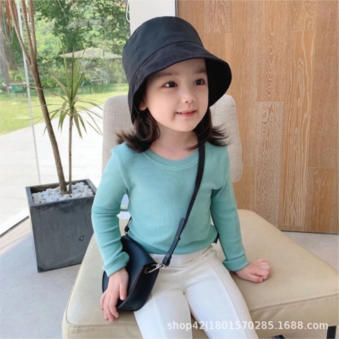 

Girls' Spring and Autumn New Solid-color Thin Inner White Bottoming Shirt
