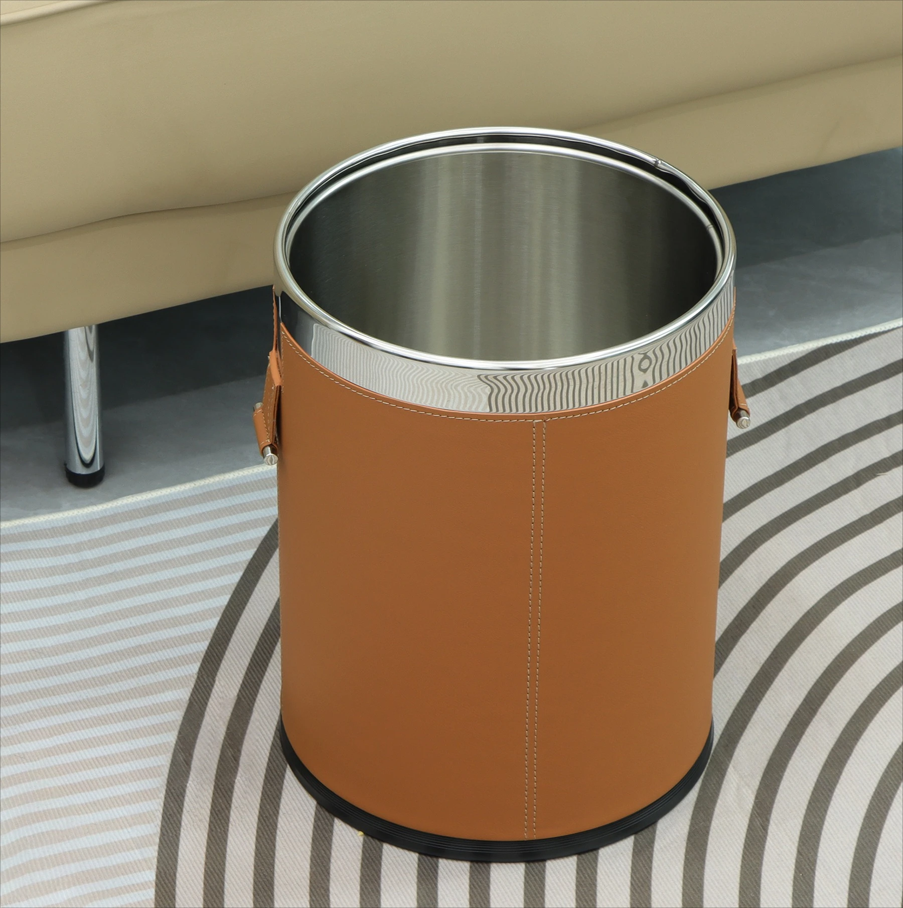 

Simple and Modern Leather Trash Can, Household Large, Light Luxury Living Room, Bathroom, Office, Uncovered Paper Basket