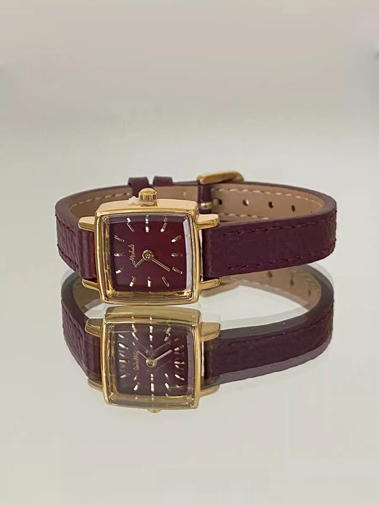 

Luxury Red Woman Quartz Watch Retro Gold Hands Clock Exquisite Watch Gift Watches for Women