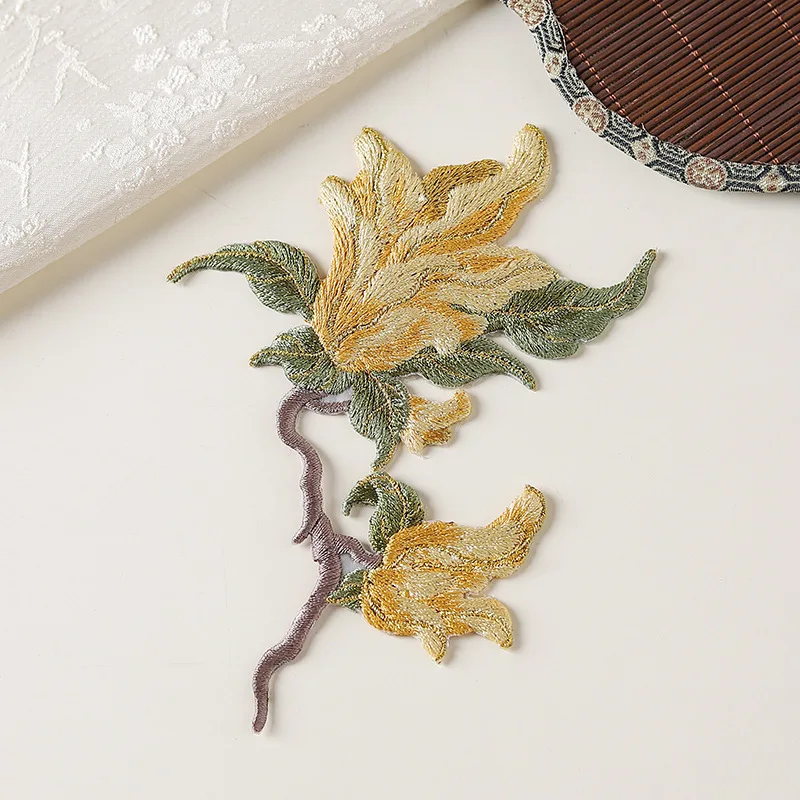 Flowers Embroidery Appliques Clothes Patch DIY Sewing Clothing Decoration Repair Clothing Stain Repair Adhesive Backing