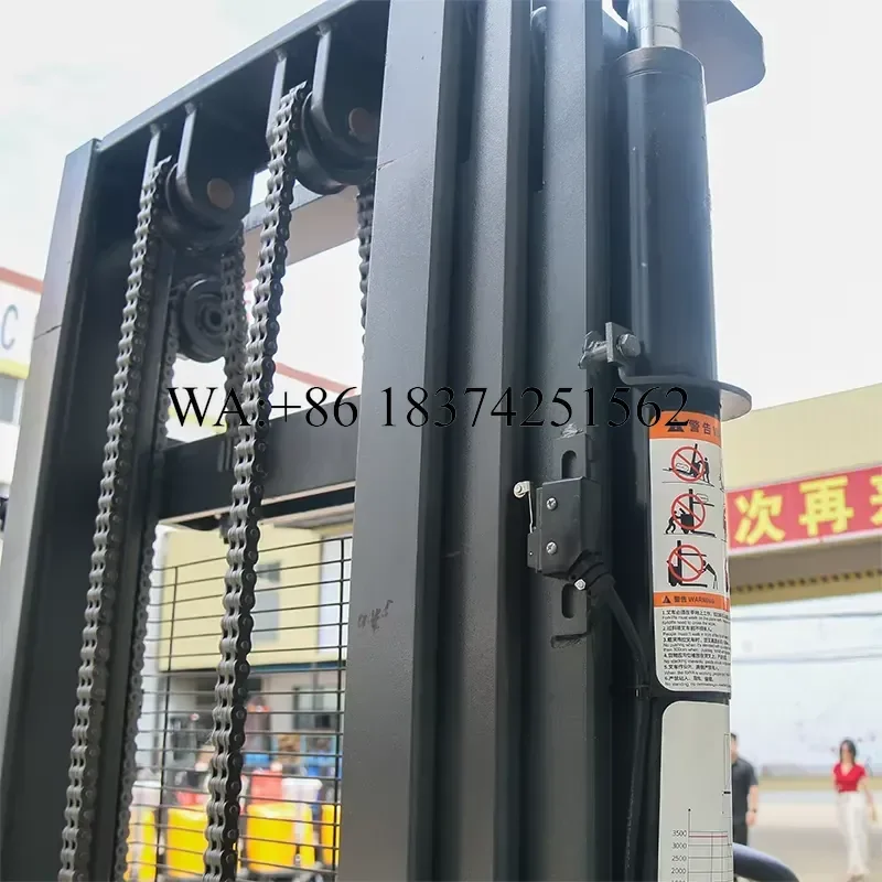 Wmwmnu for Efficient Multifunctional Stacker Crane Can Lift a Height of 5 Meters with CE Certification