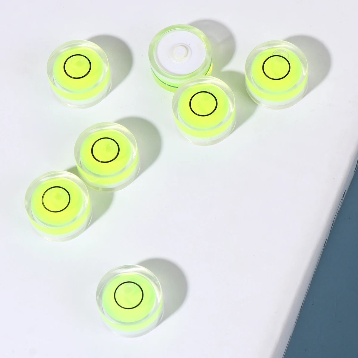 16pcs Horizontal Bubble Circular Measuring Tool Accurate Surface Leveling Transparent Green Liquid Temperature for Tripod