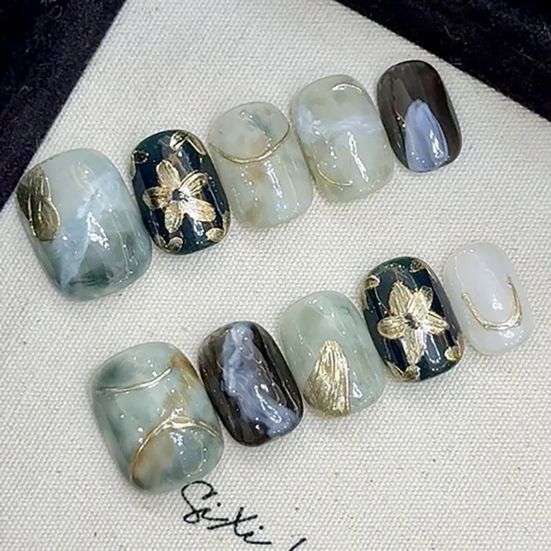 

Misty Rain | Luxury Retro Short Square Press On Nails Golden Flower Blending Fake Nails 10pcs Handmade Wearable Nail Art Tips