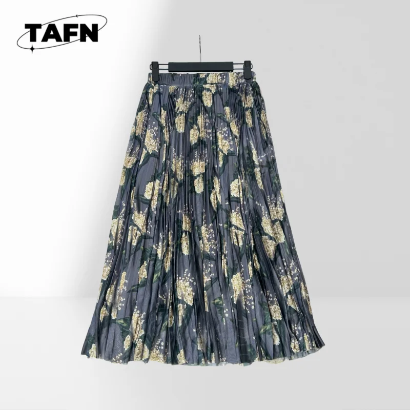 

Casual Checkered Skirt – Preppy Style for School and Everyday Wear Stretchy Fabric for Maximum Comfort AG3133