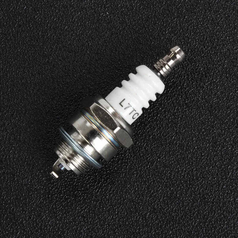 Suitable for Lawn Mowing Machine Oil Saw Trimmer Spark Plug 2500 40-5 139 140 48 Ground Drill Spark Plug Garden Accessories