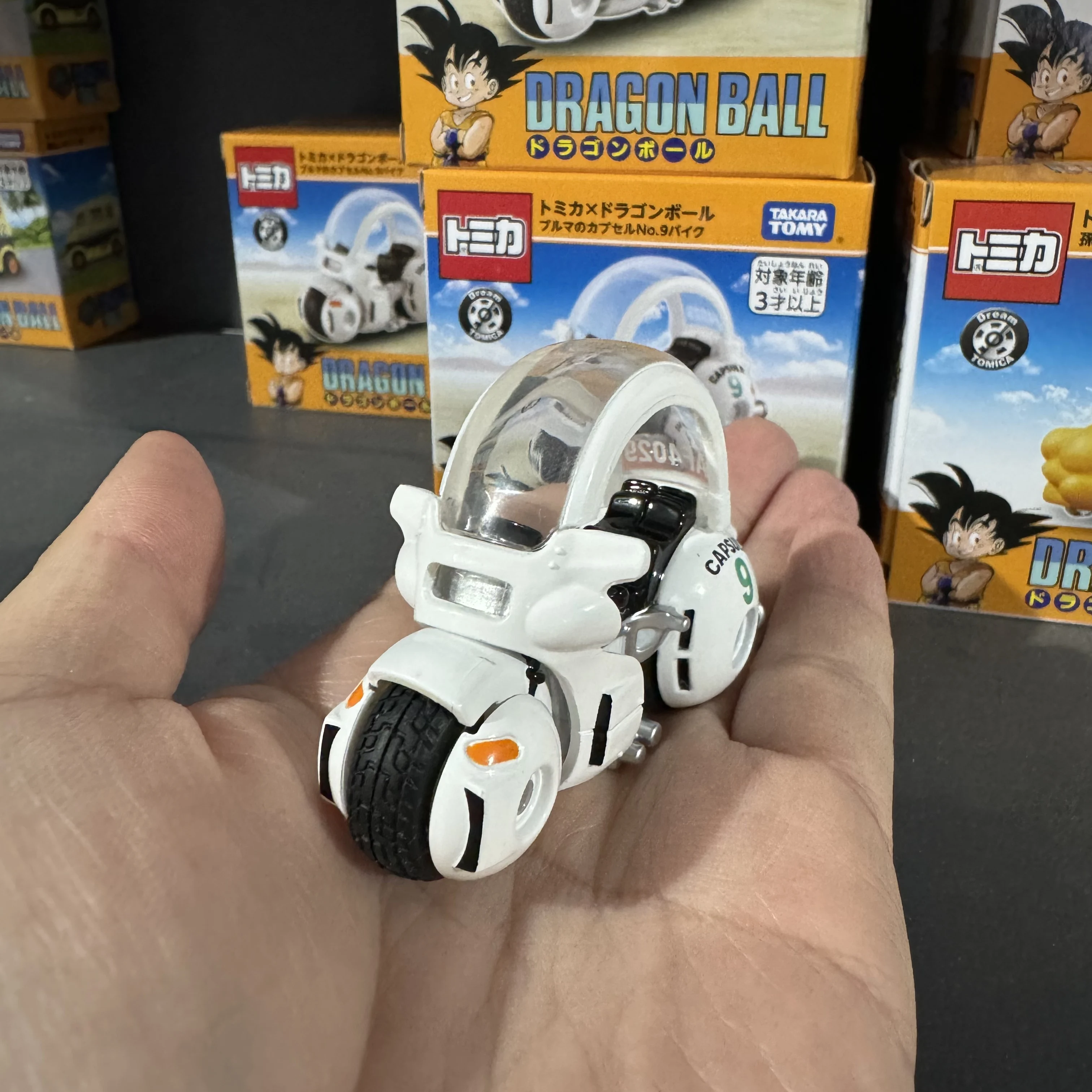 

Original Takara Tomy Dream Tomica x Dragon Ball Bulma No.9 Capsule Motorcycle Alloy Mini Vehicle Toy For Kids Collectibles