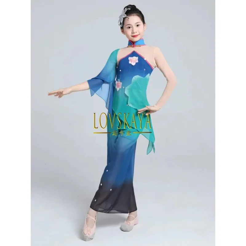 Costume da spettacolo classico ombrello femminile danza piuma spirito serpente danza costume fan dance costume yangko