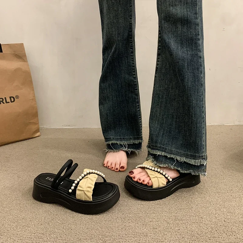 

2025 Summer European Style New Fashion Pearl Fairy Wind Two Wear Fogn Air Wear Thick Soles Non-slip Sandals Women Plus Size 41