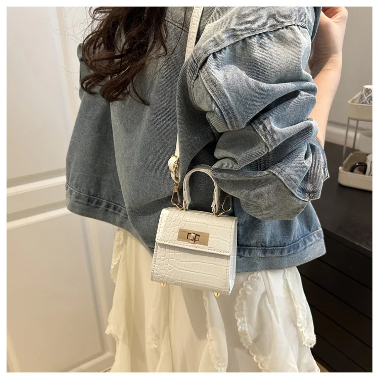 Trendige Geprägte Mini-Damen-Umhängetasche mit Goldverschluss Schultertaschen Abnehmbarer Riemen Henkeltasche Niedliche Crossbody-Handtasche – Detail 19