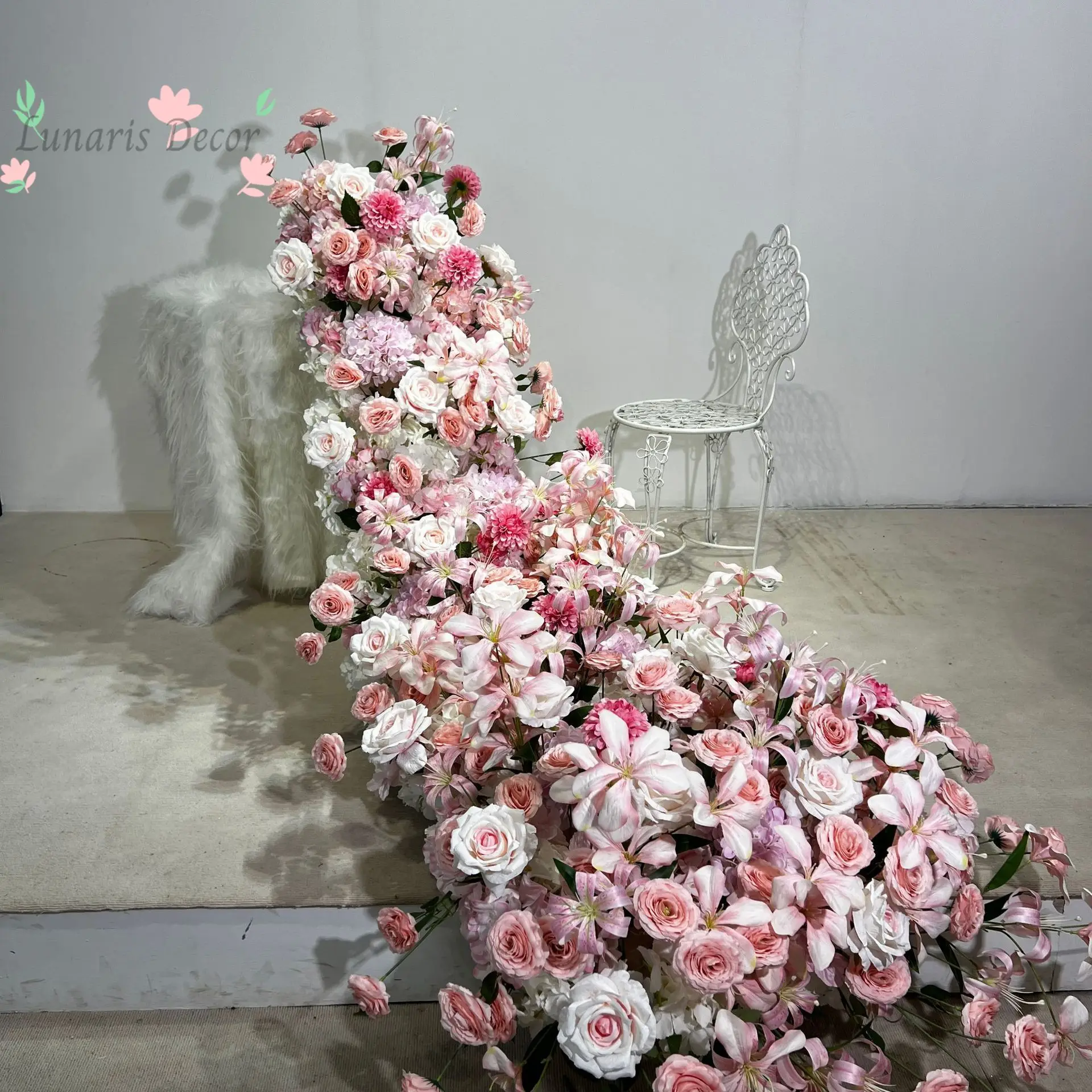 Table flower wrought iron bracket with wheels Hotel banquet table flower cart props decoration arrangement