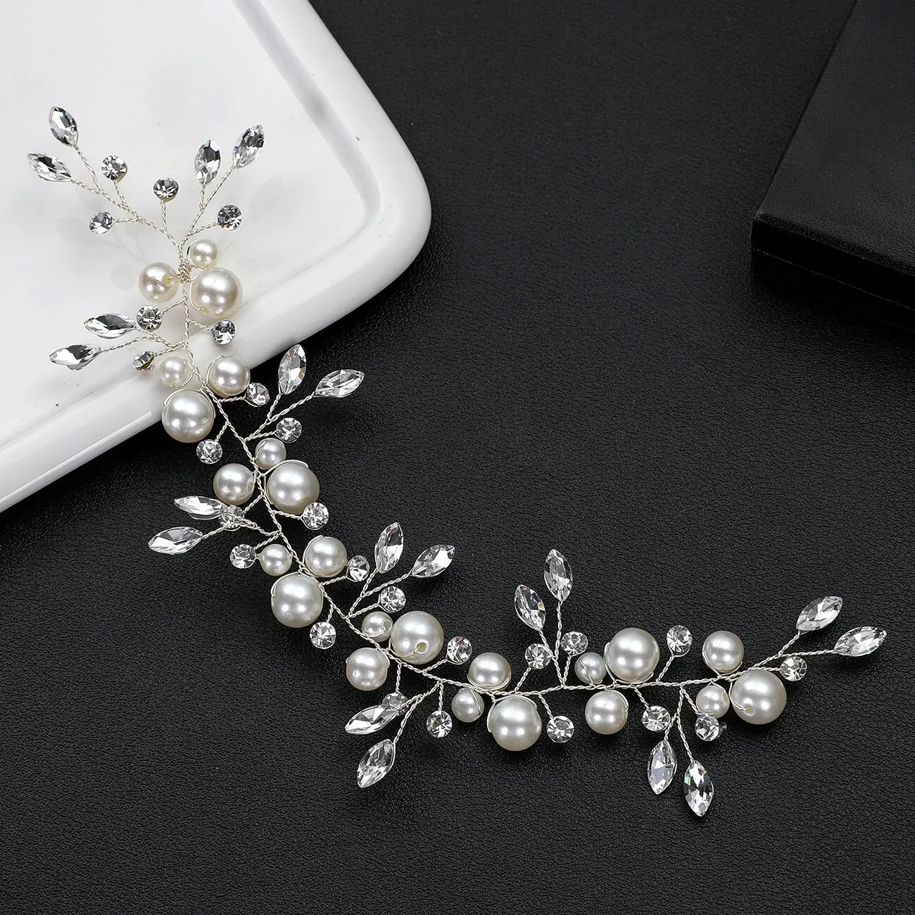 

Элегантные серебряные повязки на голову со стразами и жемчугом для женщин и девочек, простые повязки для волос ручной работы, аксессуары для головного убора в стиле ретро