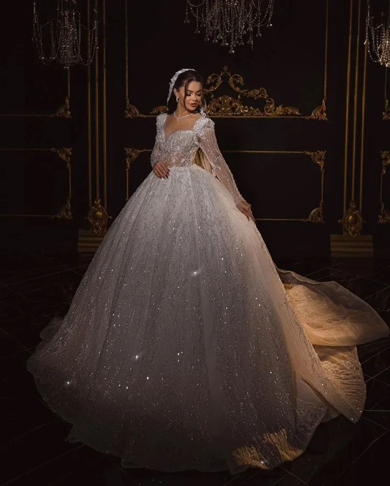 カスタマイズされたウェディングドレス スクエアネック グリッター ビーズ クリスタル ボディス フルスリーブ ブライダルガウン 大聖堂のテール Vestidos De Novia