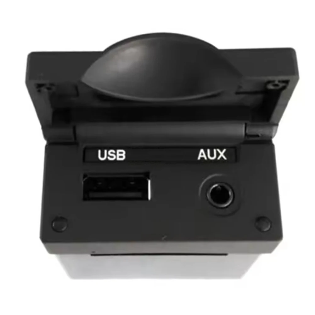 1pcs USB Socket 96120-2M100 USB/AUX Audio Input Port Adapter Socket For Hyundai Genesis Coupe 96120-2M100