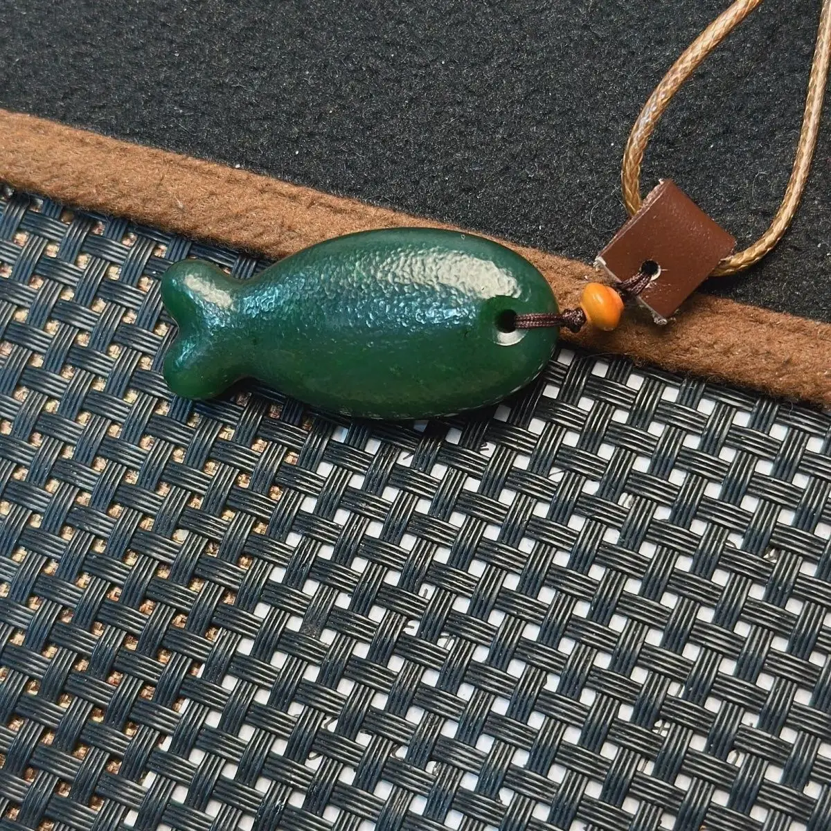 Hetian jade jasper belt texture craftsmanship, more than every year, Youfu pendant, small fish pendant size 44.5 * 21 * 12
