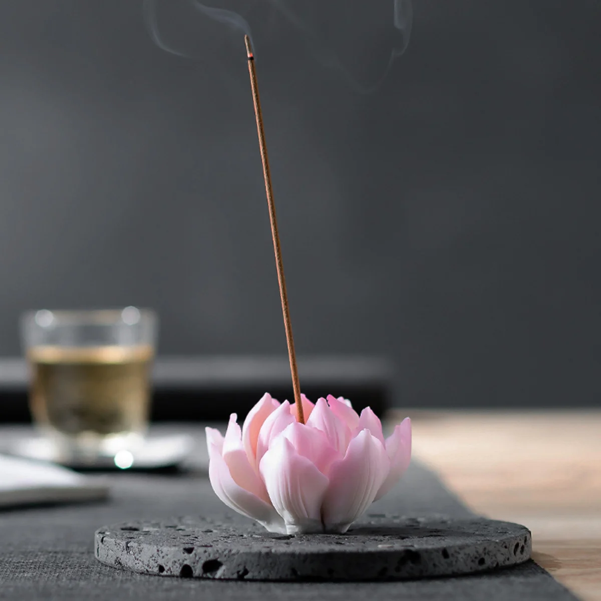 

1Pcs Lotus Incense Burner Ceramic Flameless Aroma Diffuser for Relaxation Therapy Home Office Decor Suitable for Daily Use and