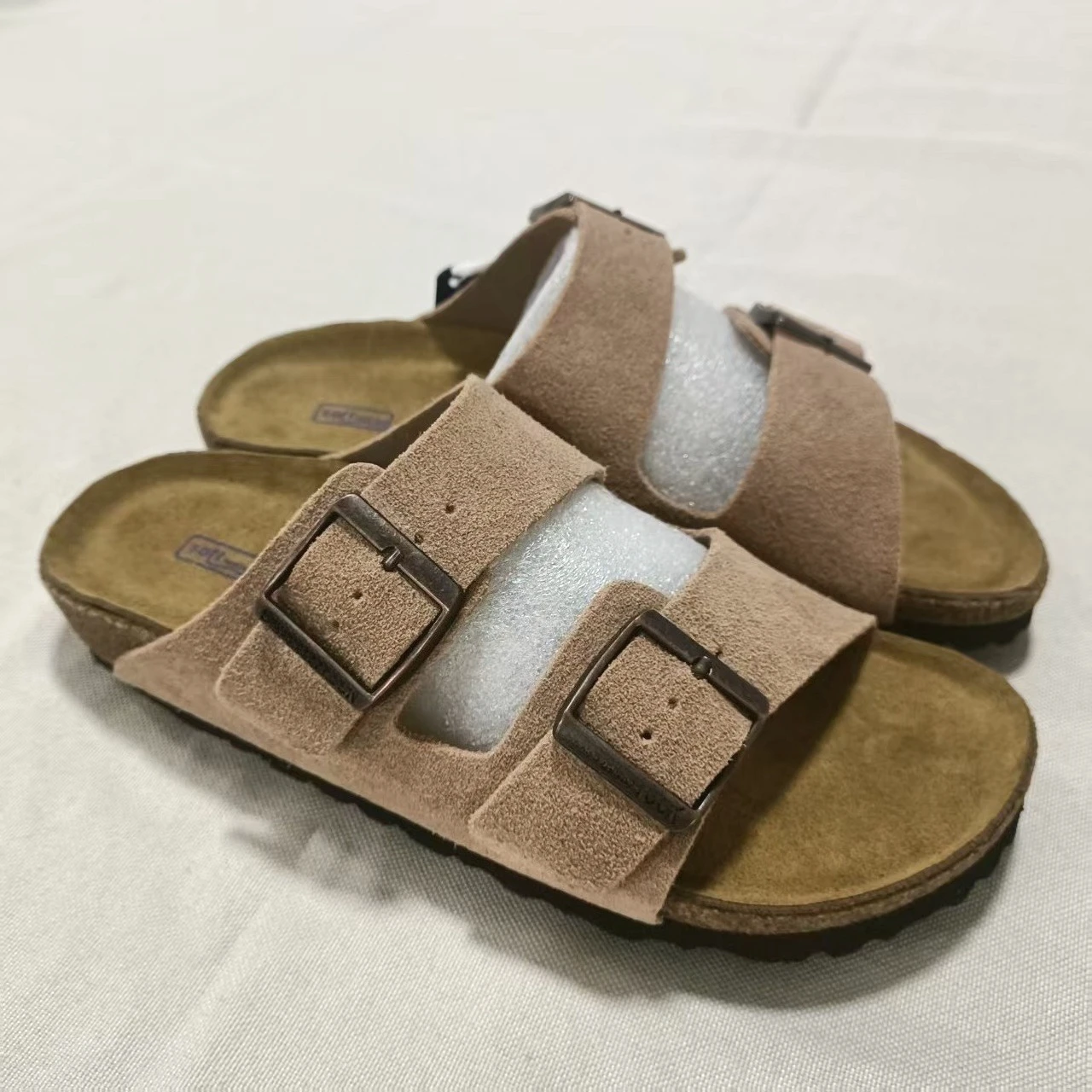 

Модные женские замшевые мюли-шлепанцы, мужские сабо с пробковой стелькой, сандалии с поддержкой свода стопы, уличные пляжные шлепанцы, домашняя обувь