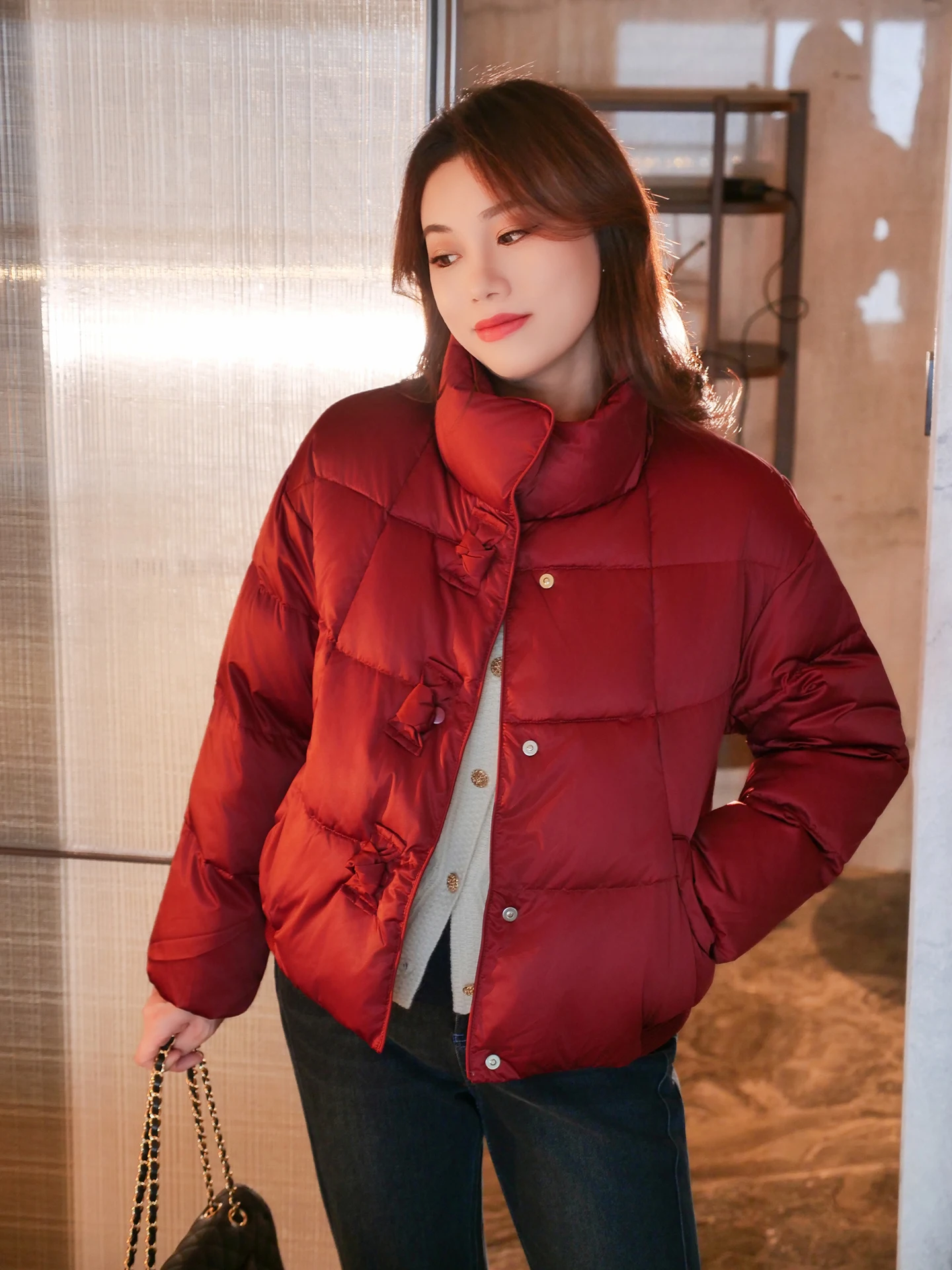 

ERINA Оригинальная красная пуховая куртка большого размера, свободного кроя, теплая зимняя верхняя одежда в винтажном стиле, на одной пуговице, с белым пуховым наполнителем