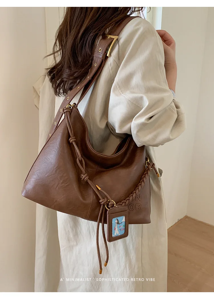 Luxuriöse Vintage-2025, Retro-Umhängetasche mit großem Fassungsvermögen, Premium-Nischen-Umhängetasche für den Herbst-Pendelverkehr