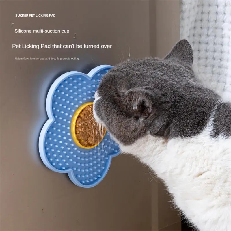 Silicone Material Safe Function Pet Feeding Supplies Popular Lick Pads Silicone Pet Products Cat Licking Pad Health Benefits