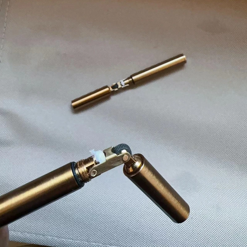 2024 Nuovo Ottone Cherosene Nunchaku Accendino Antivento Mini Retro Mola di Accensione Seleno Senza Fuoco Per Gli Uomini Fumatori Giocattolo Regalo