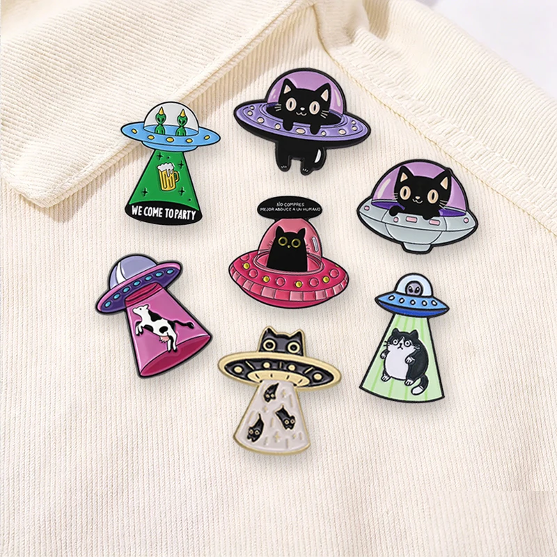 4-9 Stück/Set Cartoon Japan Anime Katzenmesser Emaille-Pins Comedy TV Flork Meme Eidechse Zauberer Frosch Luftschiff Roboter Brosche Schmuck Abzeichen – Detail 23