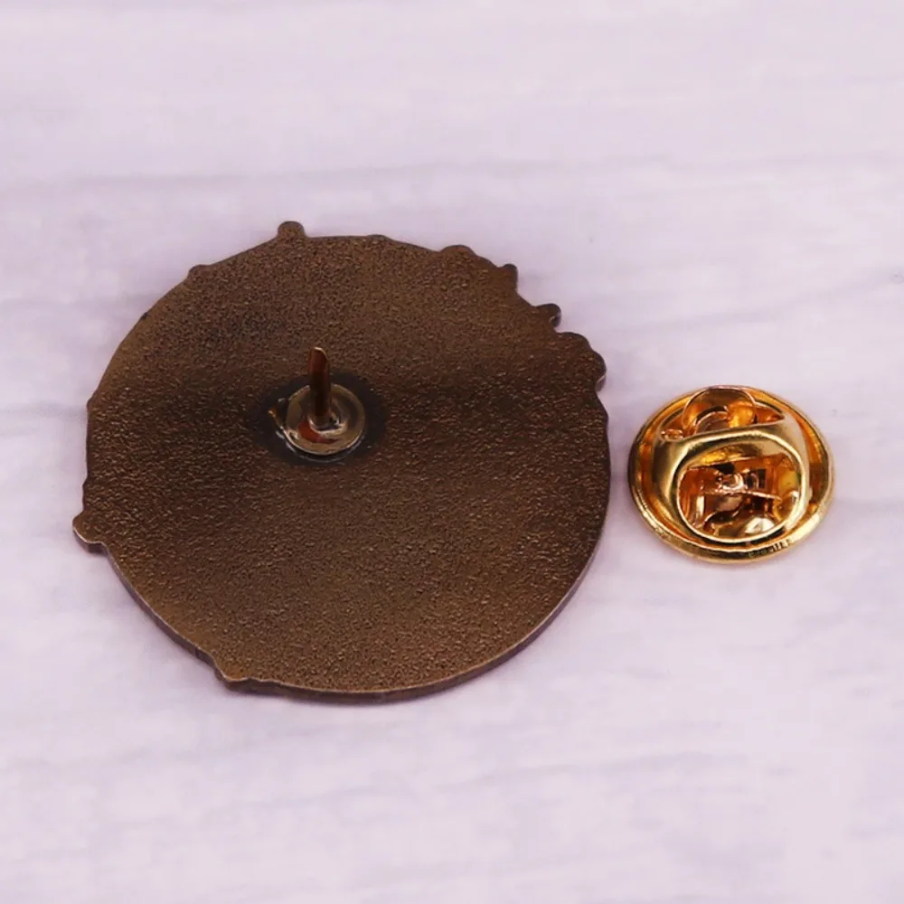 Elegant East Asian Cherry Blossom Metal Badge Hard Enamel Floral Art Brooch Multi-use Clothing Bag Hat Fashion Accessories