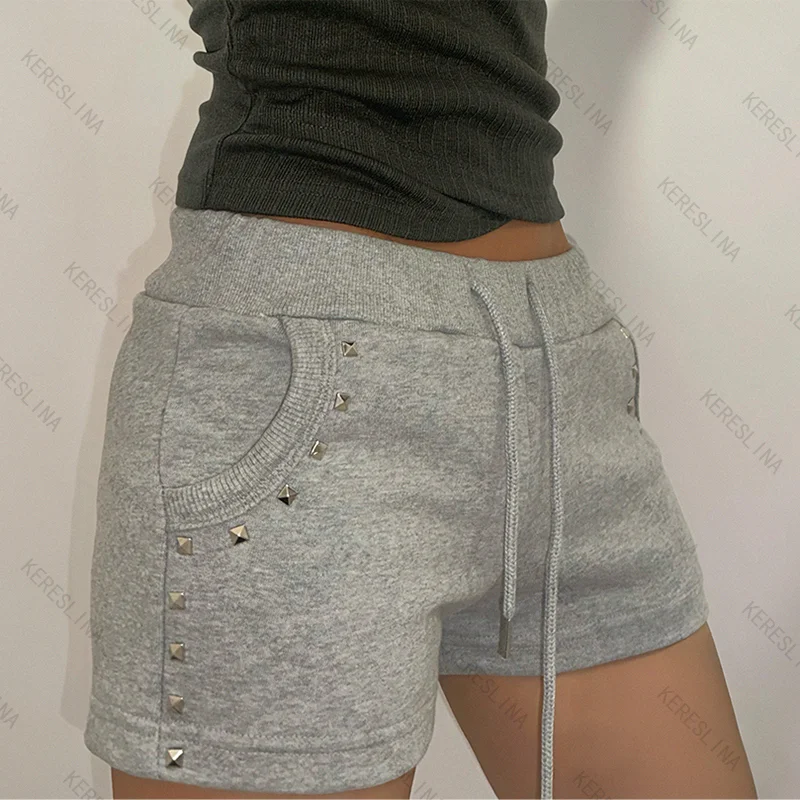 

Летние удобные универсальные мини-шорты в европейском и американском стиле, модные, классические, однотонные мини-шорты в стиле эмо.