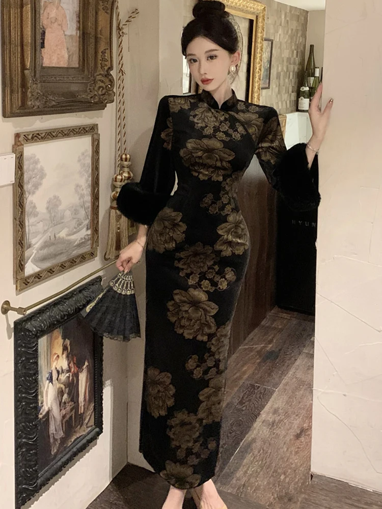 黒ベルベット花柄スタンドカラーチャイナドレス レディース 2025 韓国風ヴィンテージ ヘップバーン風プロムドレス 秋冬 エレガントドレス
